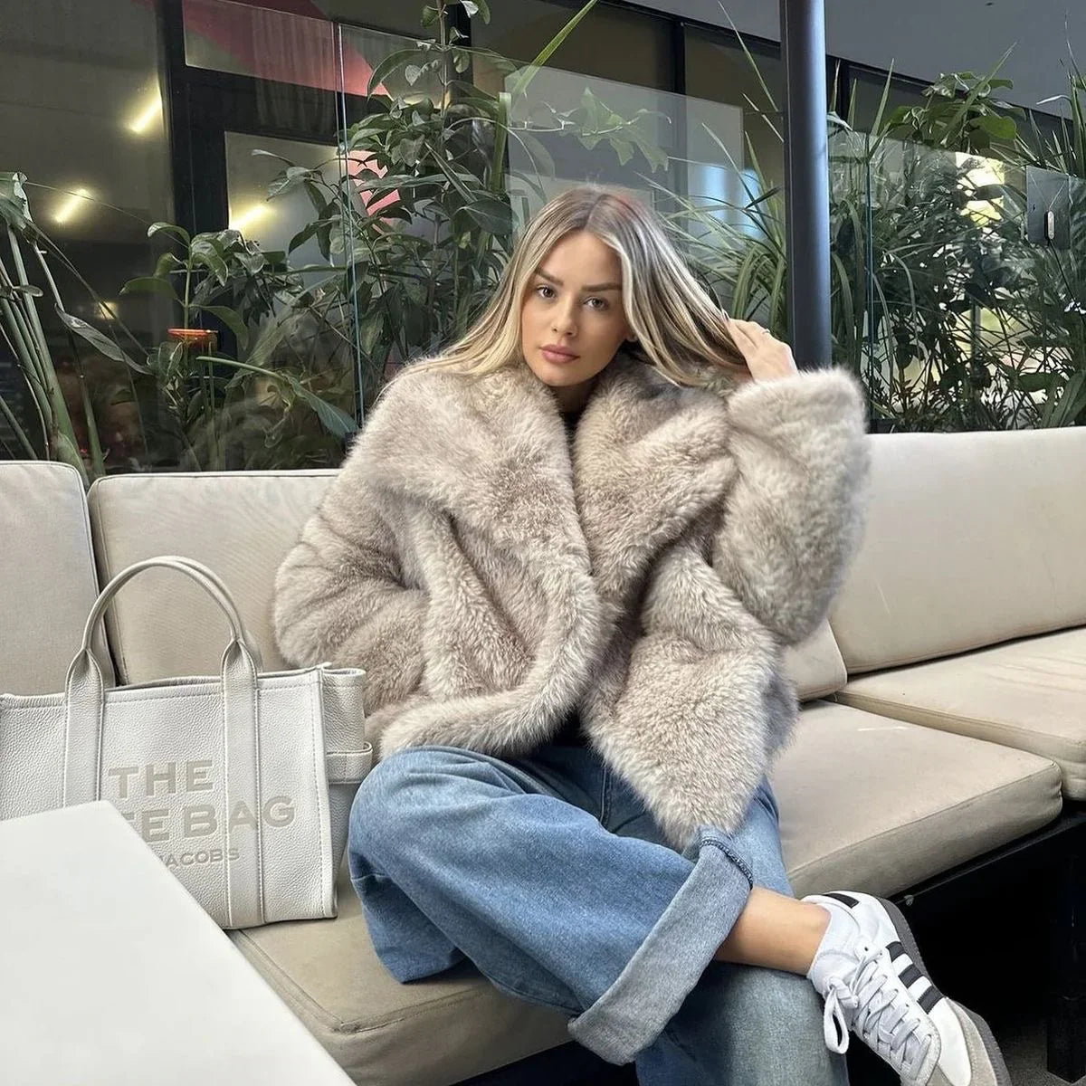 Amelia™ | Zachte faux-fur jas met een lichte, luxe uitstraling